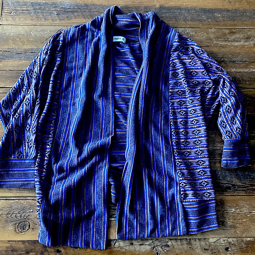 Beautiful 3/4 sleeve sweater